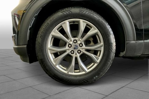 Certified 2020 Ford Explorer XLT w/ Equipment Group 202A image 10