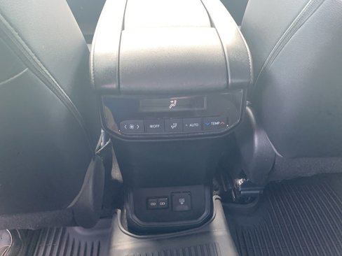 Used 2022 Toyota Highlander Limited image 15