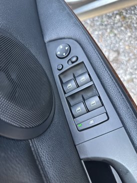 Used 2011 BMW 335i xDrive Sedan image 13