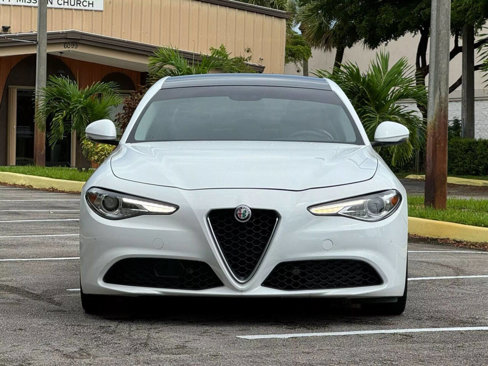 Used 2019 Alfa Romeo Giulia Ti image 2