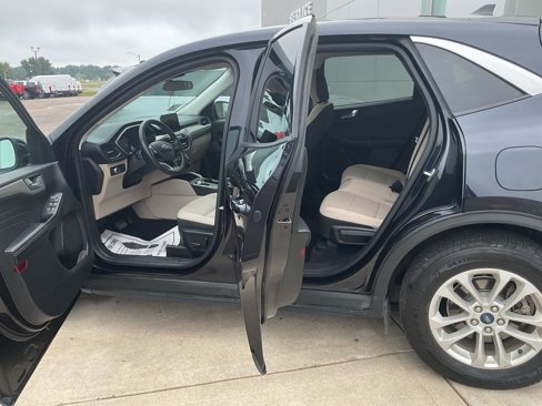 Used 2021 Ford Escape SE w/ Cold Weather Package image 20