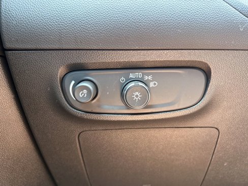 Used 2024 Buick Encore GX Sport Touring image 38
