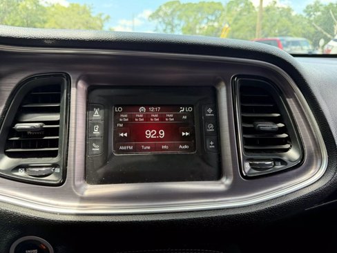 Used 2016 Dodge Challenger SXT image 23