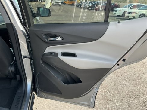 Used 2023 Chevrolet Equinox LT image 22