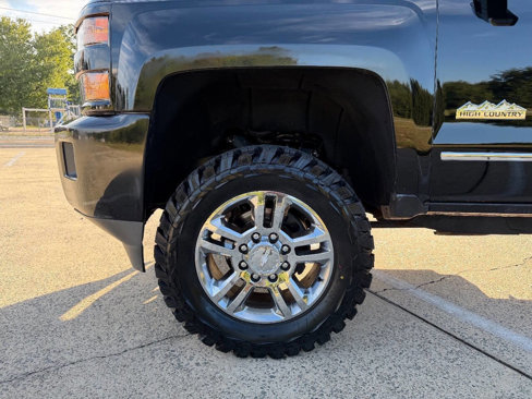 Used 2018 Chevrolet Silverado 2500 High Country w/ Duramax Plus Package image 12