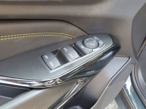 New 2025 Chevrolet Trax LT w/ LT Convenience Package image 12