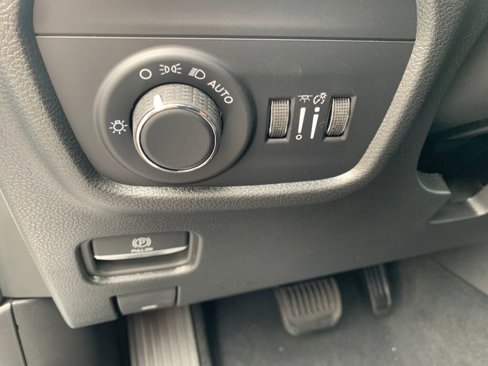 New 2025 Jeep Grand Cherokee Laredo X w/ Luxury Tech Group I image 15
