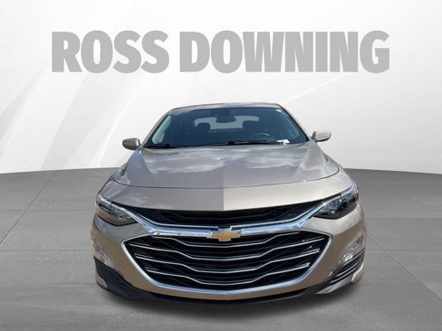 Used 2025 Chevrolet Malibu LT image 2