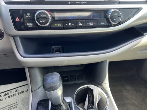 Used 2017 Toyota Highlander SE image 14
