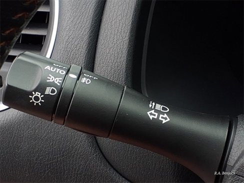 Used 2020 Nissan Pathfinder SL image 12