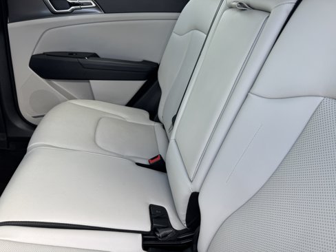 Certified 2023 Kia Sportage EX image 17