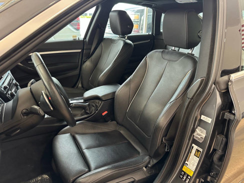 Used 2018 BMW 330i Gran Turismo xDrive image 16