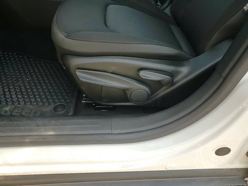Used 2023 Jeep Renegade Trailhawk image 12
