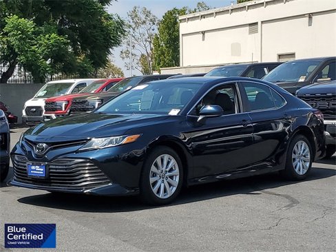 Used 2020 Toyota Camry LE image 29