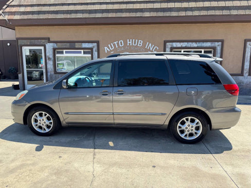 Used 2004 Toyota Sienna XLE image 6