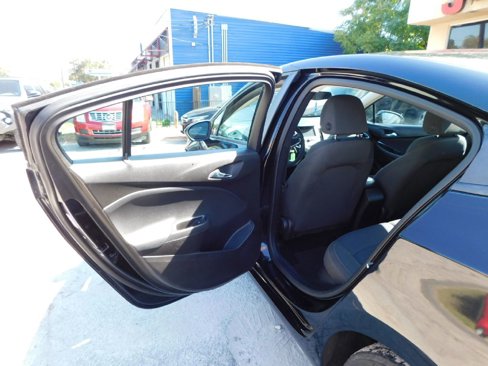 Used 2018 Chevrolet Cruze LS image 19