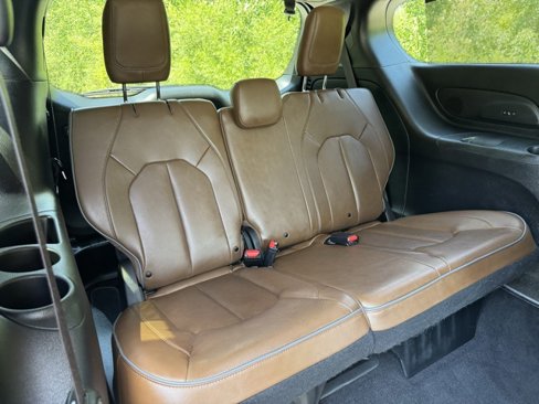 Used 2019 Chrysler Pacifica Limited w/ Advanced Safetytec Group image 30
