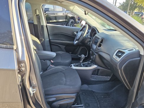 Used 2018 Jeep Compass Sport w/ Tech Group image 19