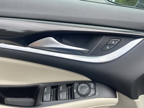 Used 2019 Buick Enclave Essence image 29