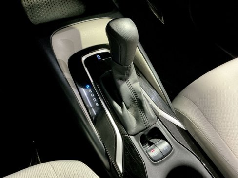 Used 2022 Toyota Corolla LE image 29