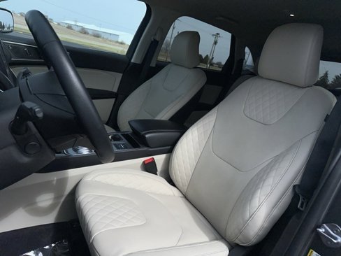 Used 2024 Ford Edge Titanium w/ Equipment Group 301A image 13