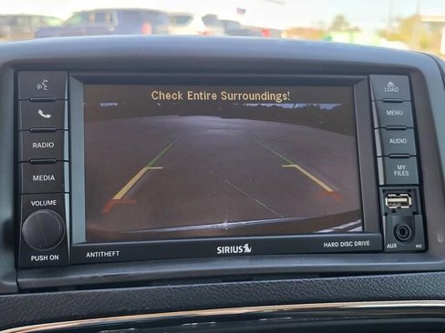 Used 2018 Dodge Grand Caravan SE w/ UConnect Hands-Free Group image 18