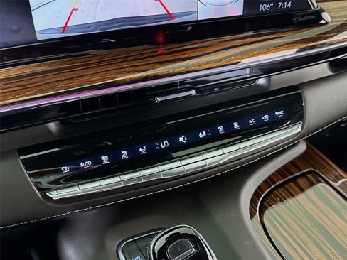 Used 2022 Cadillac Escalade ESV Premium Luxury image 18