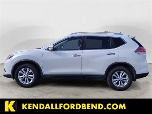Used 2016 Nissan Rogue SV image 2