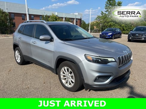 Used 2019 Jeep Cherokee Latitude w/ Popular Appearance Group image 2