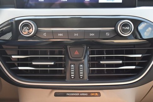 Used 2022 Ford Escape SE w/ Cold Weather Package image 27