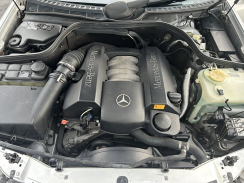 Used 2001 Mercedes-Benz CLK 320 Coupe image 35