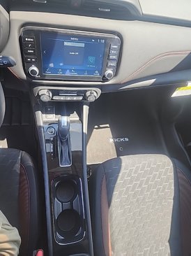 New 2024 Nissan Kicks SR image 18