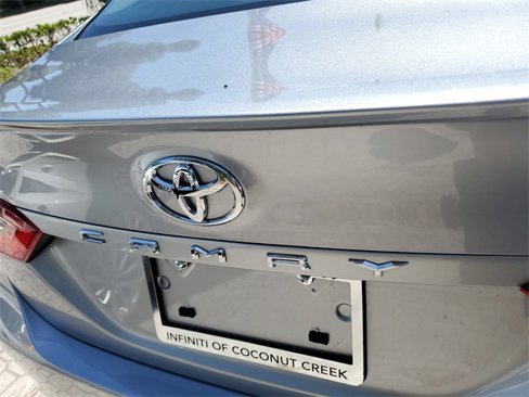 Used 2024 Toyota Camry SE image 6