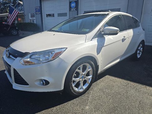 Used 2012 Ford Focus Titanium image 1