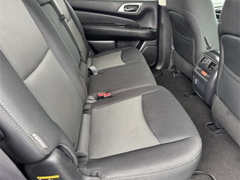 Used 2018 Nissan Pathfinder S image 9