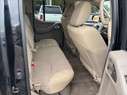 Used 2015 Nissan Frontier SV w/ SV Value Truck Package image 21