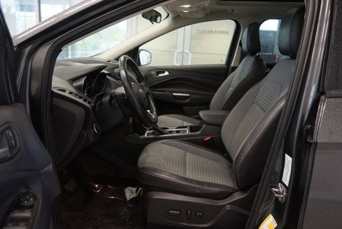 Certified 2018 Ford Escape SE w/ SE Sport Appearance Package image 20