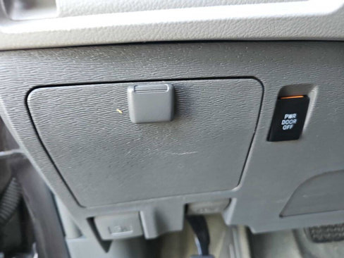 Used 2016 Toyota Sienna XLE Premium image 13