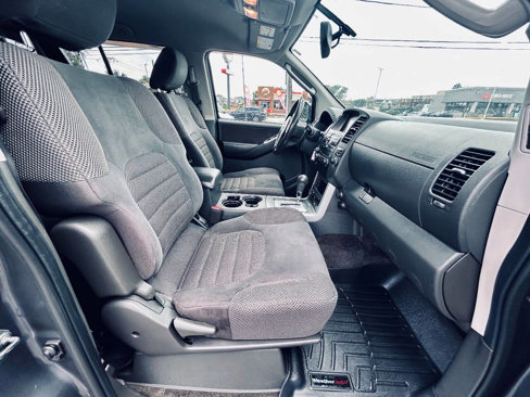 Used 2012 Nissan Pathfinder SV image 37