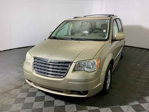Used 2010 Chrysler Town & Country Touring w/ Family Value Group image 15