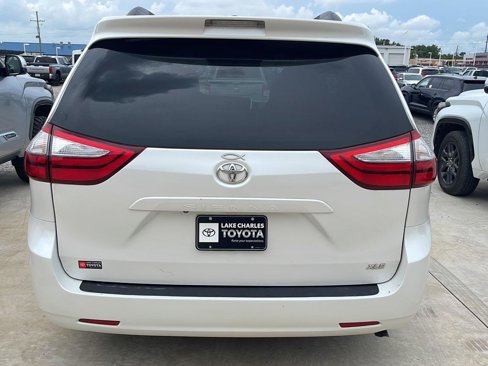 Used 2015 Toyota Sienna Limited Premium image 4