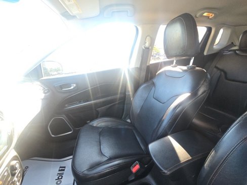 Used 2018 Jeep Compass Limited image 24