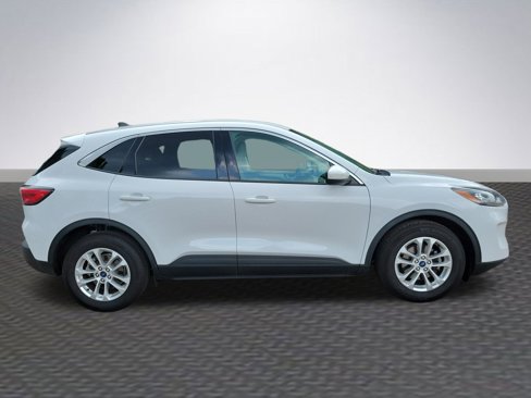 Used 2021 Ford Escape SE image 4