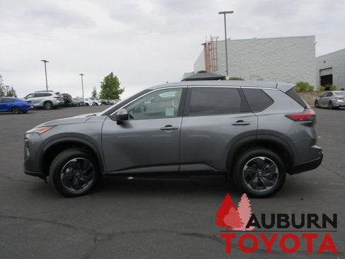 Used 2024 Nissan Rogue SV image 9