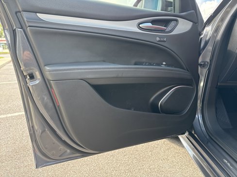 Used 2023 Alfa Romeo Stelvio Veloce image 10