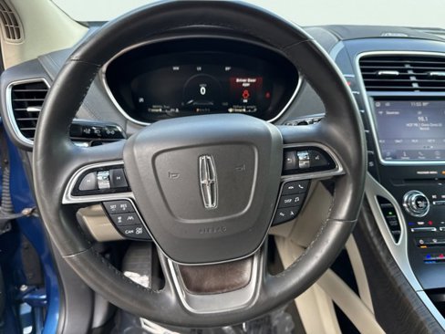 Used 2020 Lincoln Nautilus Reserve w/ Equipment Group 201A image 12