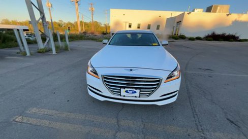 Used 2015 Hyundai Genesis 3.8 image 3