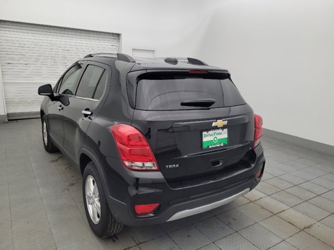 Used 2020 Chevrolet Trax LT w/ LT Convenience Package image 5