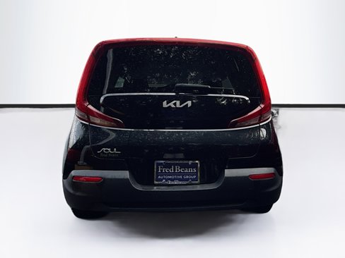 Used 2022 Kia Soul LX image 6