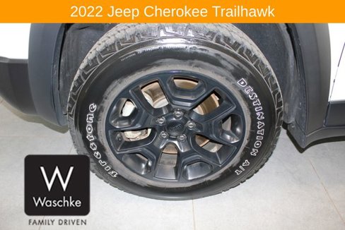 Used 2022 Jeep Cherokee Trailhawk w/ Trailer Tow Group image 11